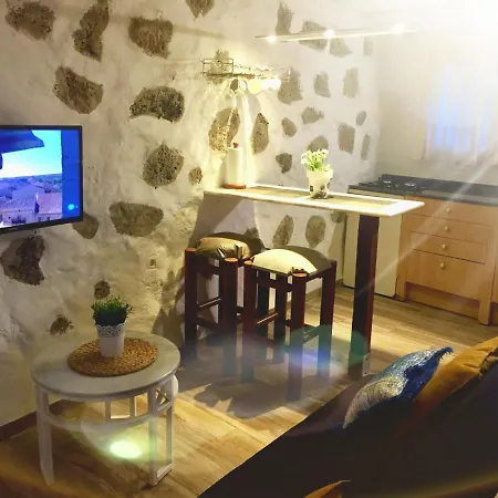 Olive Apartment *